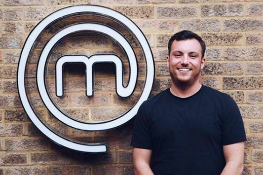 El finalista de MasterChef 2021, Mike Tomkins, describe los productos de Santokuknives como "los mejores del juego"